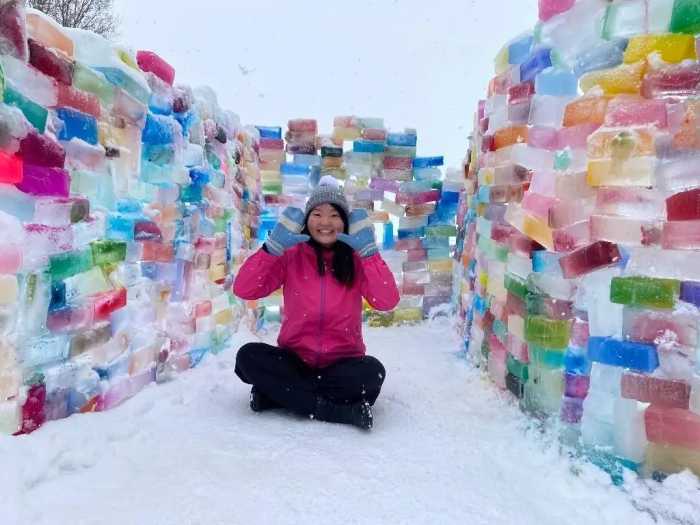 我带俩儿子定居芬兰，儿童补助金每月约100欧，可以领到孩子17岁